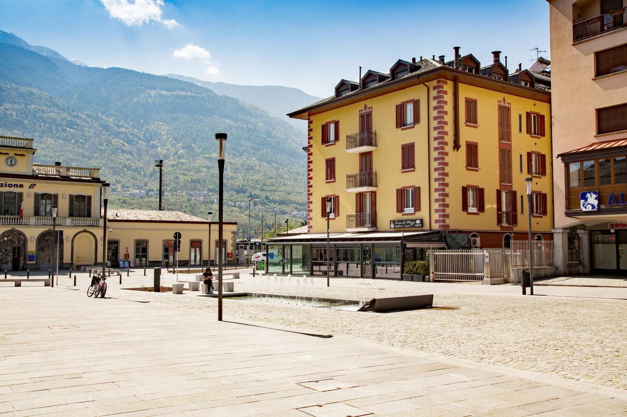 Apartamento Residenza Il Castello Sondrio Exterior foto